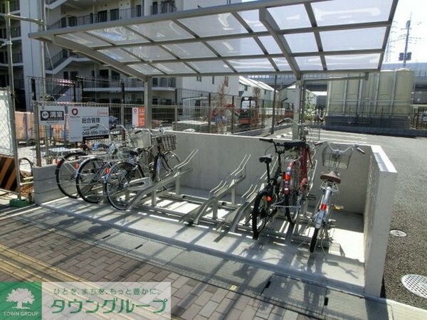 共有部分(屋根付き駐輪場)