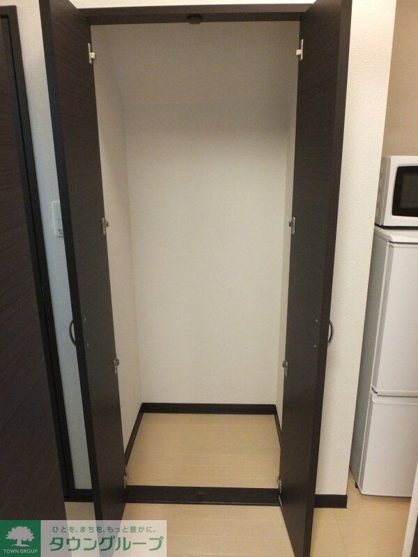 収納(廊下にある物入れです)