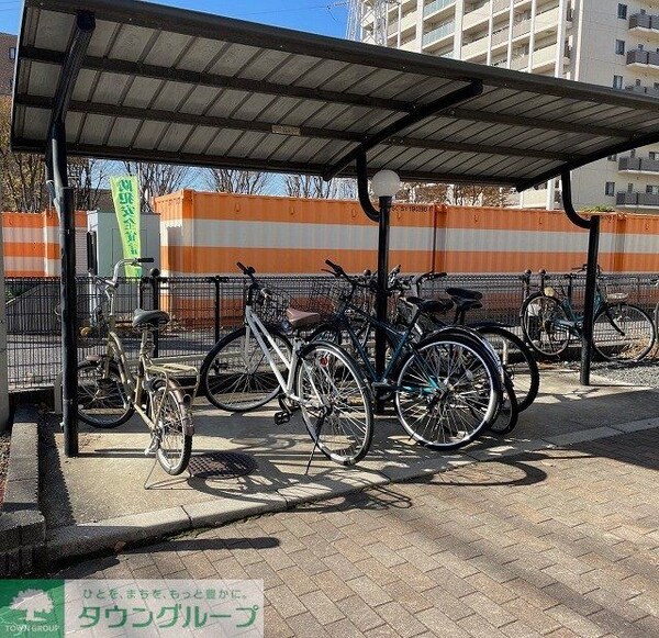 その他(屋根付き駐輪場完備)