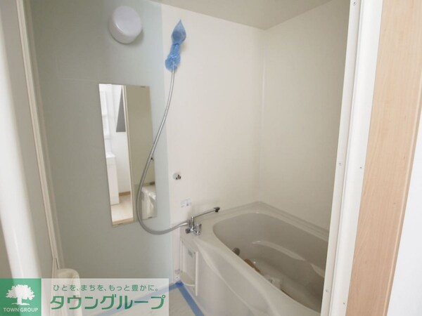 バス／シャワールーム等(※同タイプ１号室の写真です　反転あり　中部屋あり)