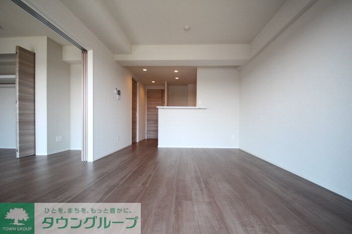 物件内観写真2　(リビング/居室)