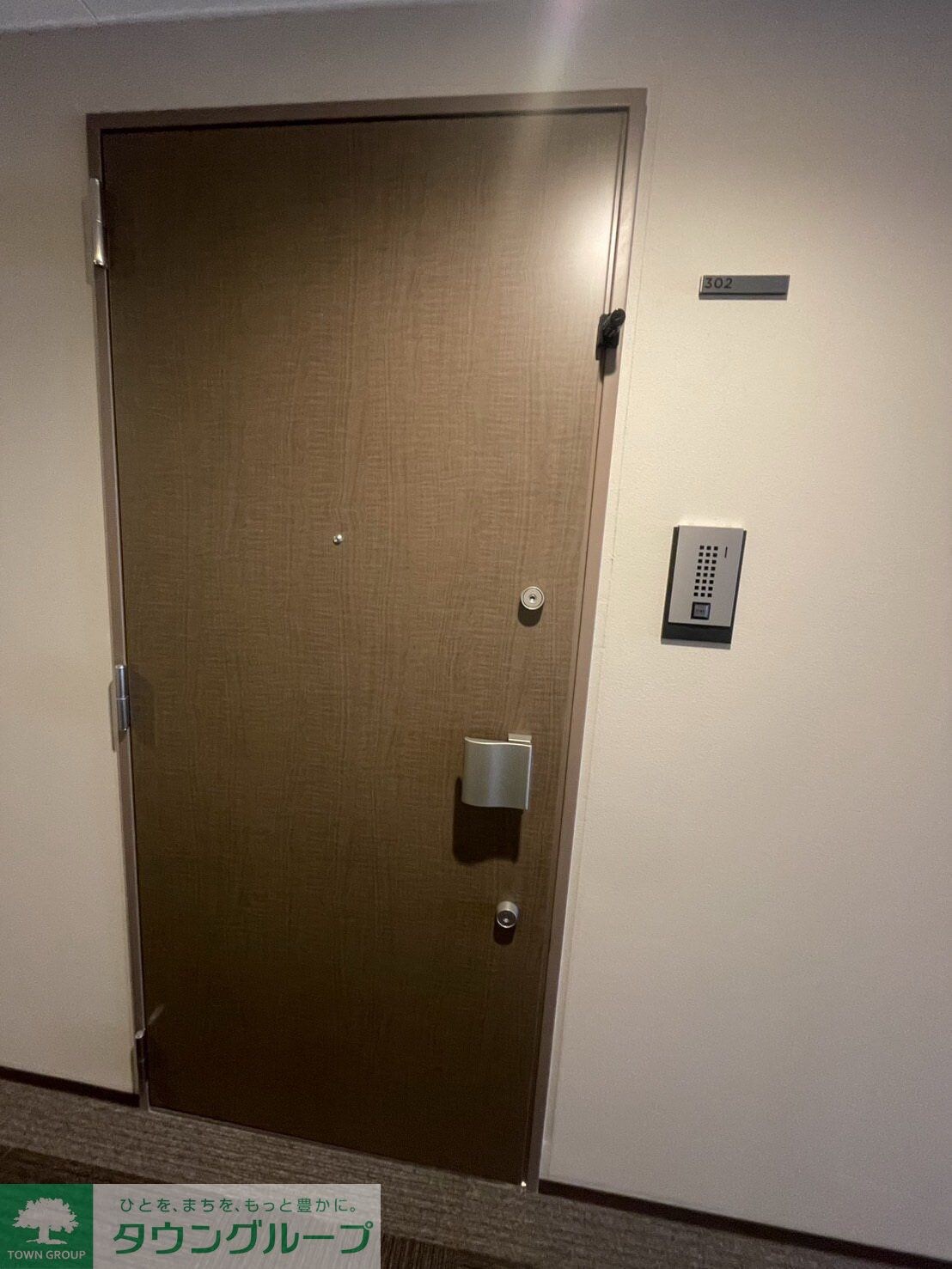 物件内観写真3　(玄関)