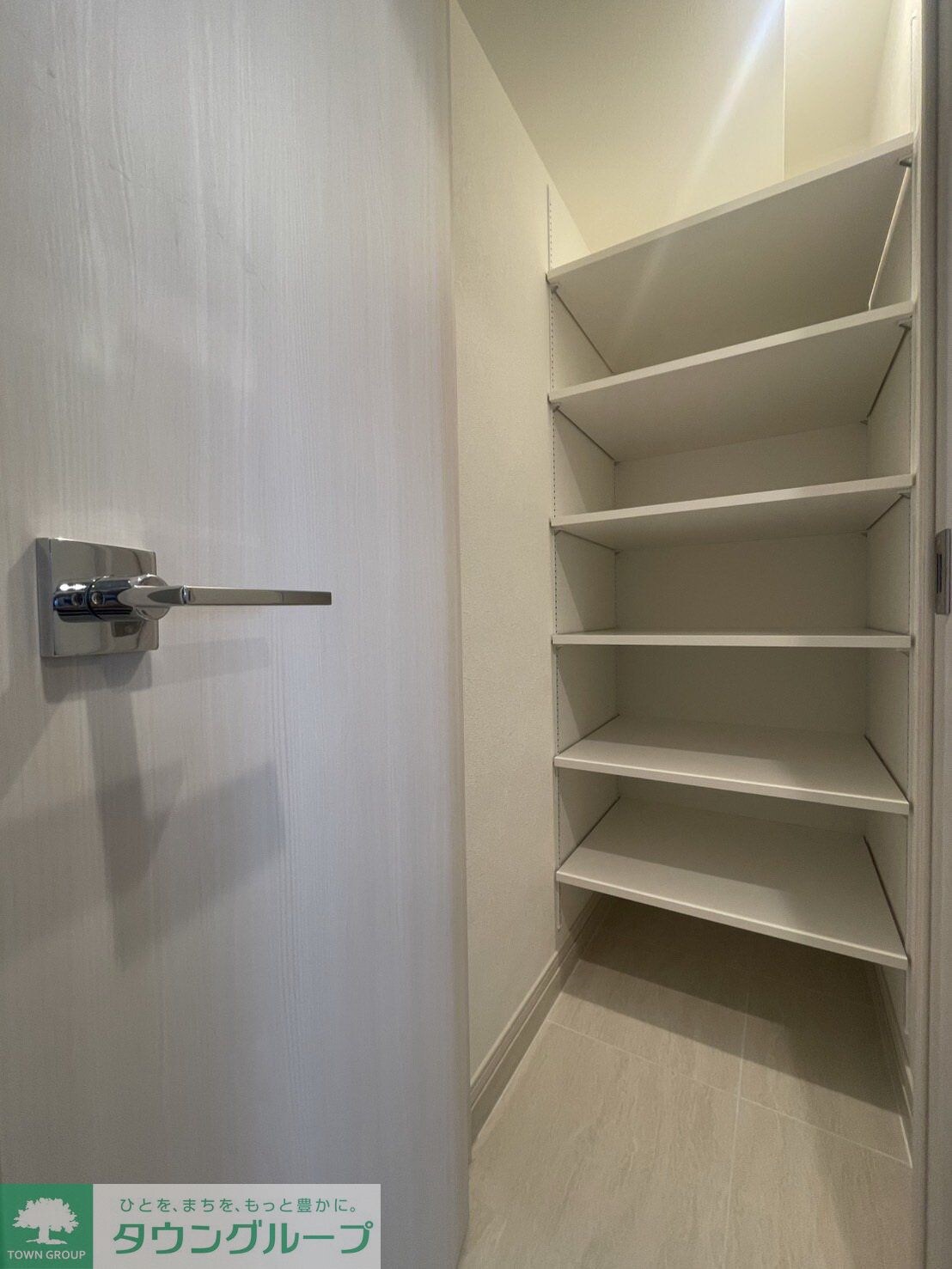 物件内観写真6　(収納)