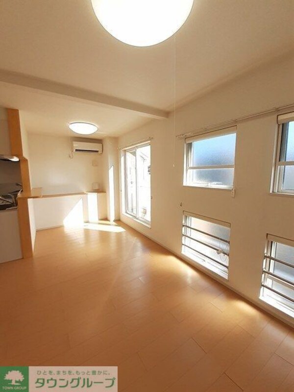 リビング・居室(※別号室参考写真です)