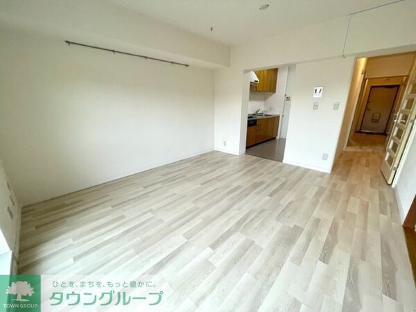 リビング・居室(※別号室参考写真　現況有姿となります。)