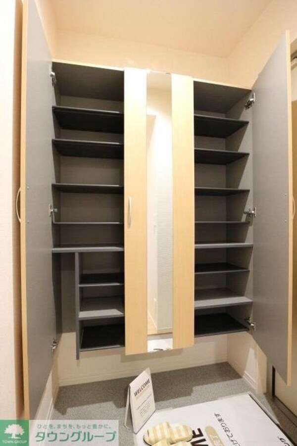 玄関(※別号室参考写真です)