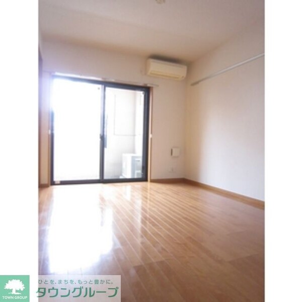 リビング・居室(エアコン完備の洋室です)