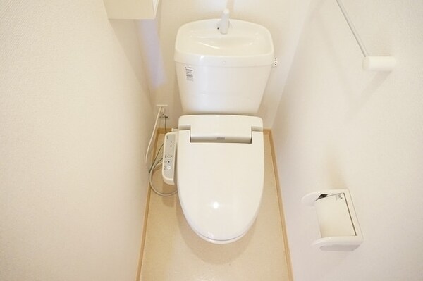 トイレ(同タイプ参考写真)