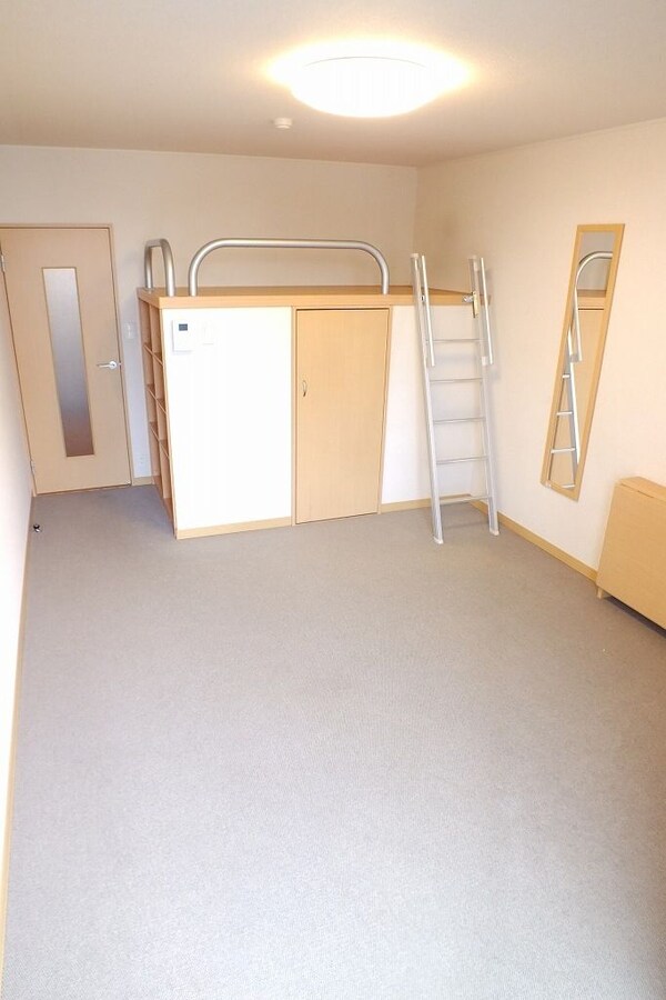 寝室(2Ｆはじゅうたん)