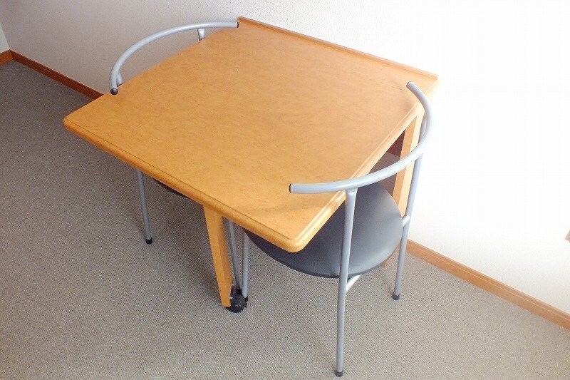 物件内観写真10　(折りたたみ式テーブル)