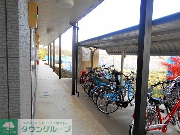 その他(屋根付き駐輪場)