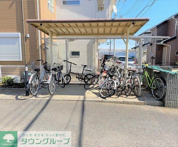 その他(屋根付き駐輪場)