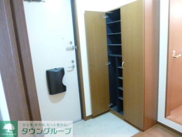玄関(※別号室参考写真です)