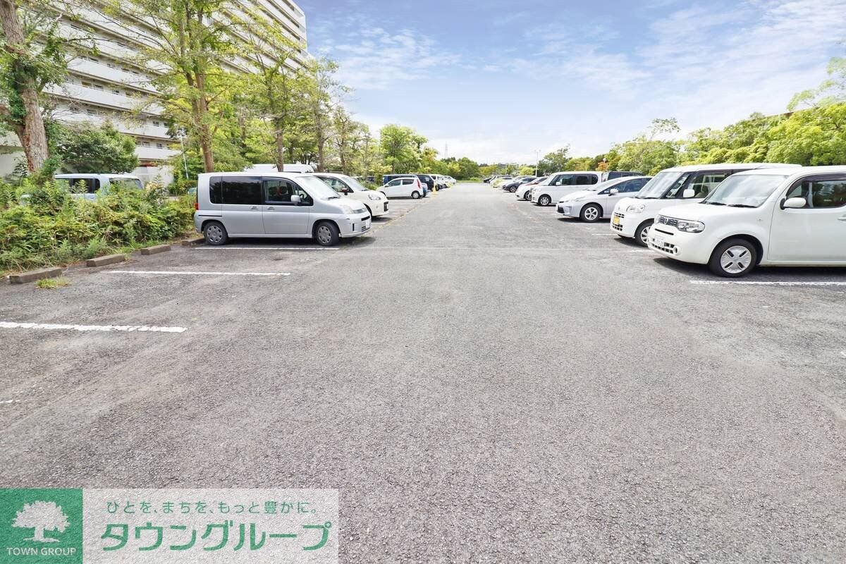 物件内観写真14　(駐車場)