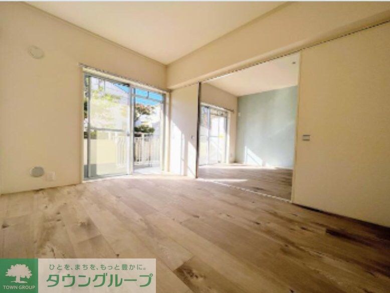 物件内観写真8　(リビング/居室)