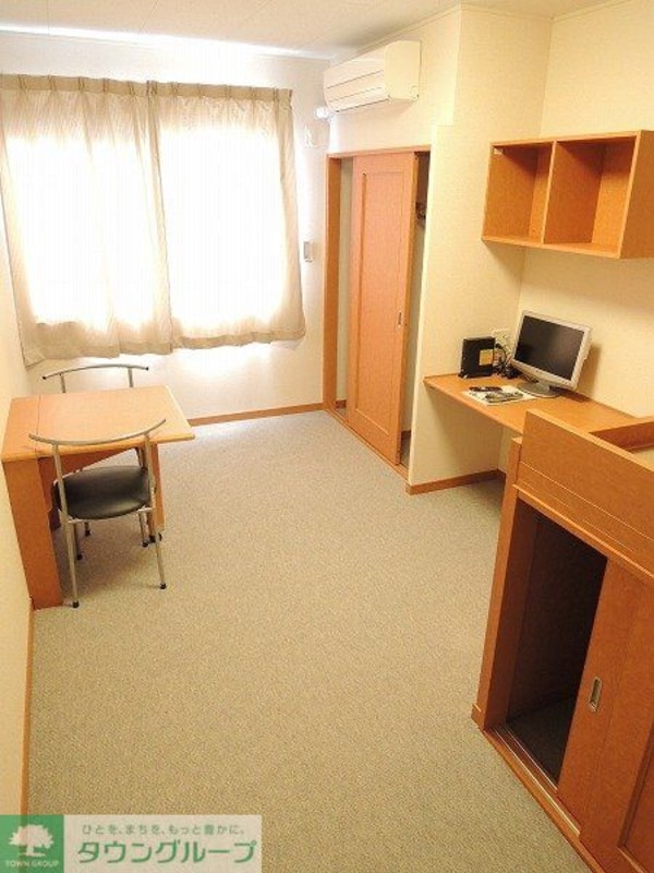 子供部屋(備え付けテーブル付)