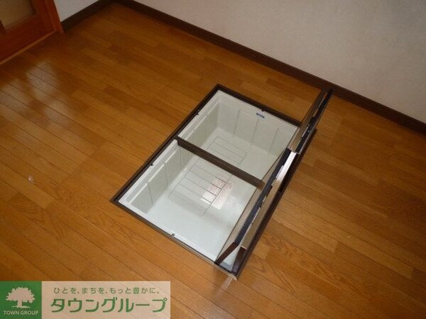 設備(床下収納付き)