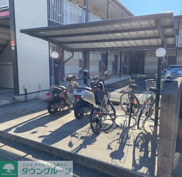その他(屋根付き駐輪場)