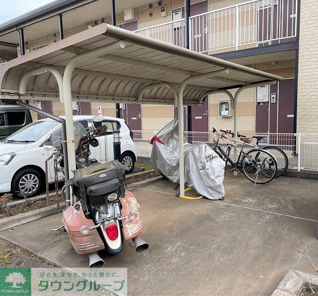 物件内観写真7　(屋根付き駐輪場完備)