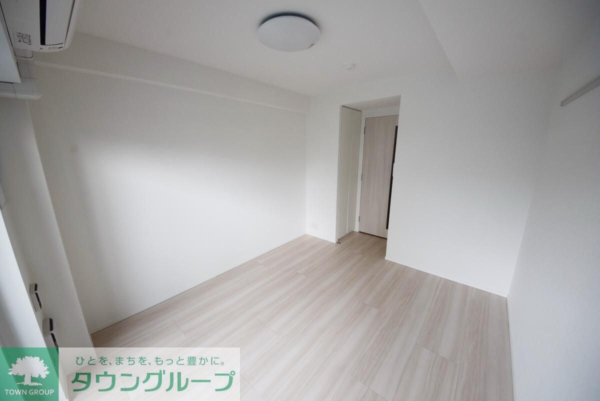 物件内観写真10　(リビング/居室)