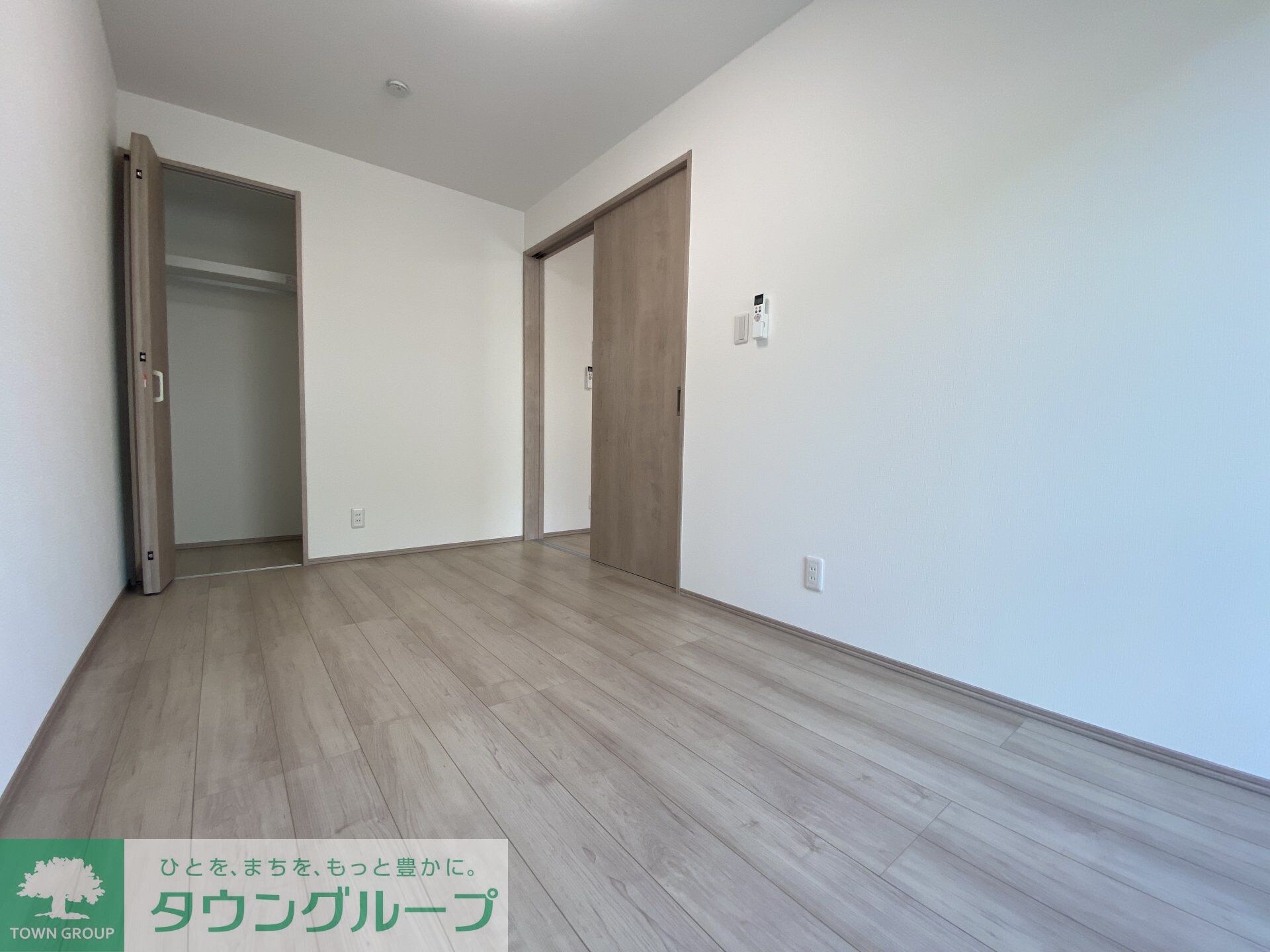 物件内観写真8　(同じ間取りの１階の写真です。)