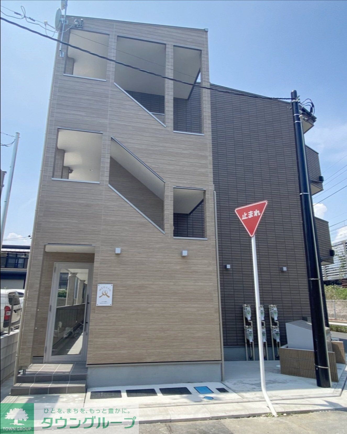 物件内観写真15　(階段部分)