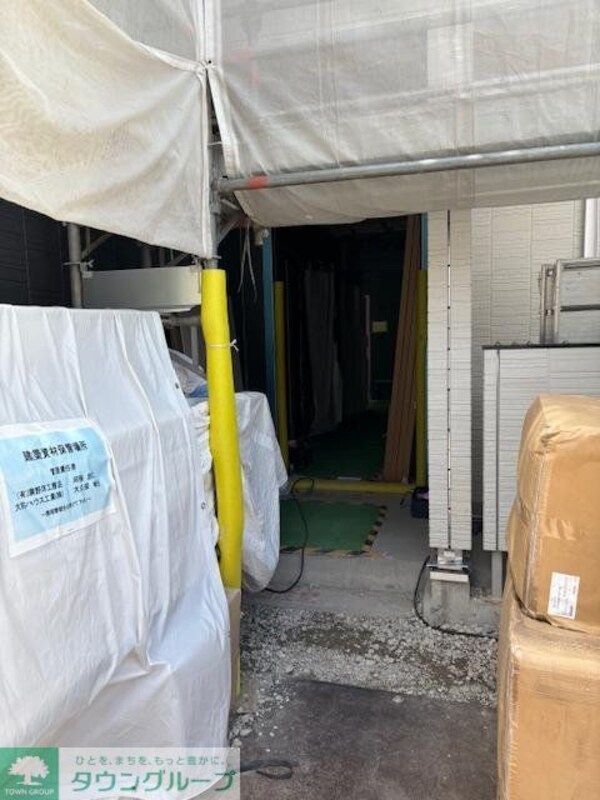 エントランス(駐車場)