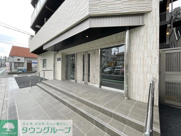 エントランス(駐車場)