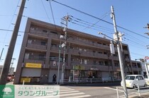 パインツリーコートの外観写真