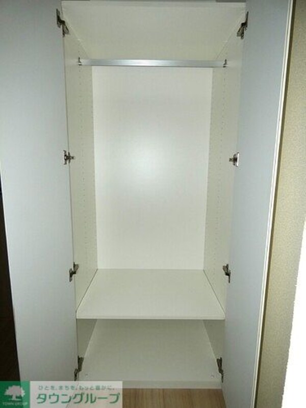 収納(洋室　クロゼット　内装済)