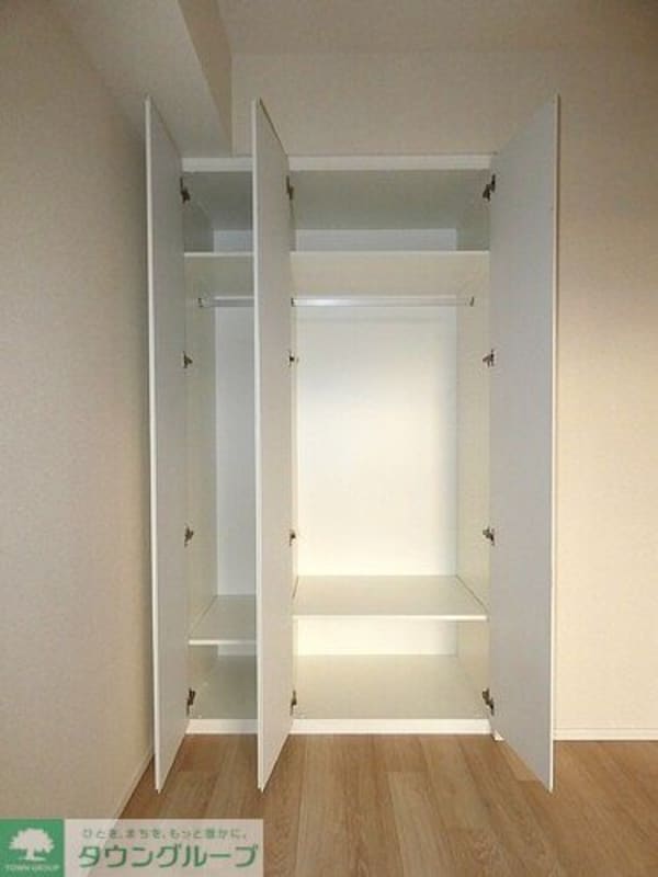 収納(洋室　クロゼット2箇所　内装済)