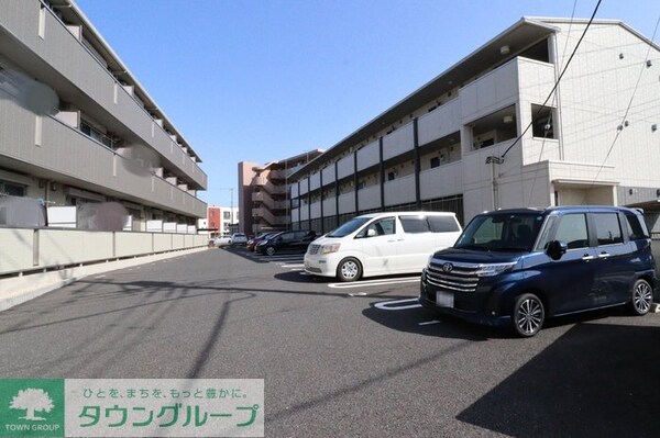 駐車場(2025/12 エアコン2台目設置します！)