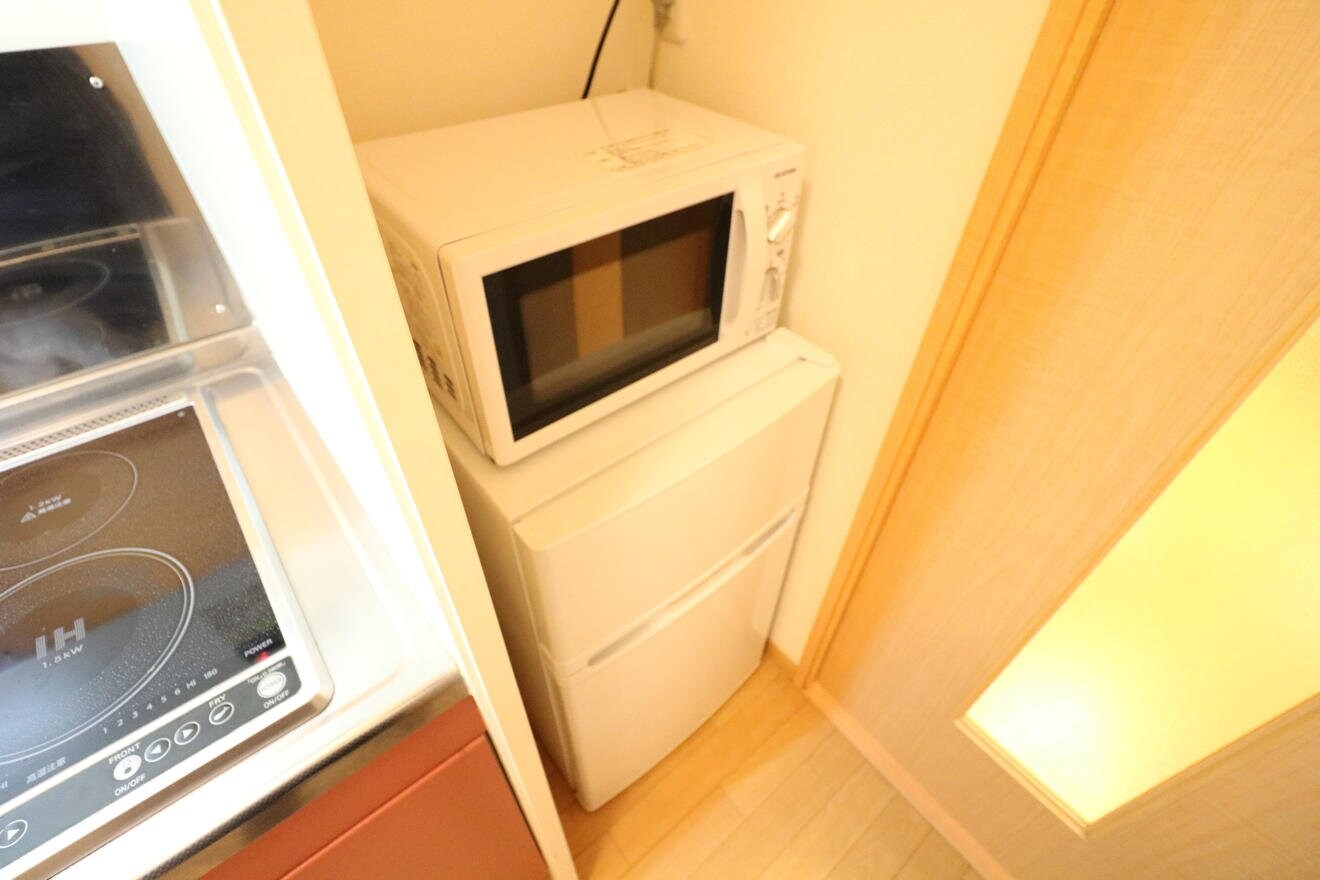 物件内観写真11　(冷蔵庫・電子レンジ)