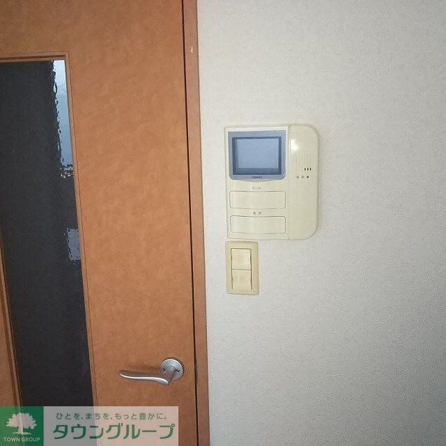 物件内観写真16　(モニター付きインターフォンで急な来訪にも安心です！)