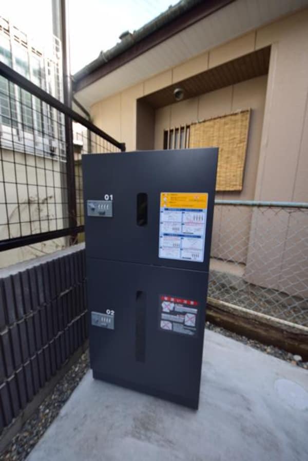 共有部分(宅配ＢＯＸ　駐輪スペースもございます)