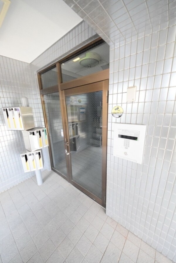 エントランス(安心のオートロック)