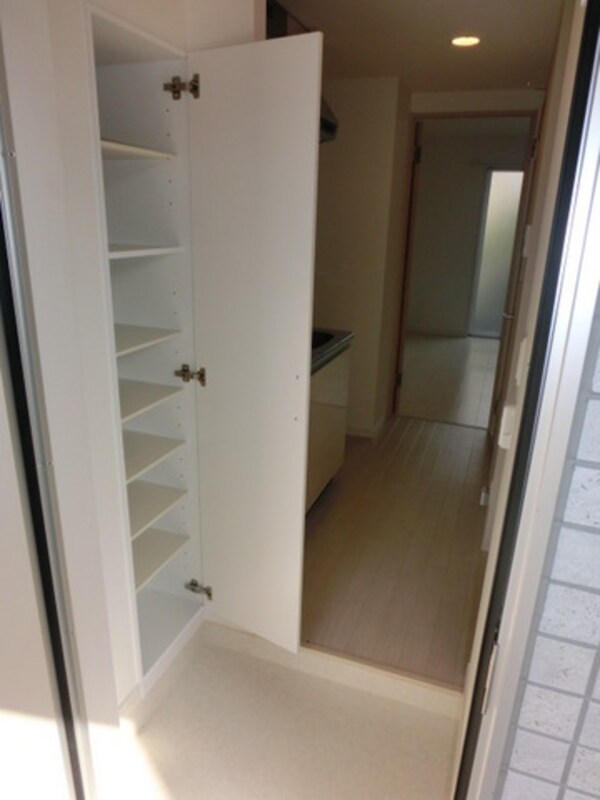 玄関(お部屋探しは【タウンハウジング千葉店】にお任せ下さい♪)