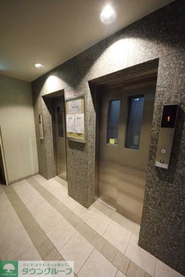 共有部分(エレベーター二基完備)