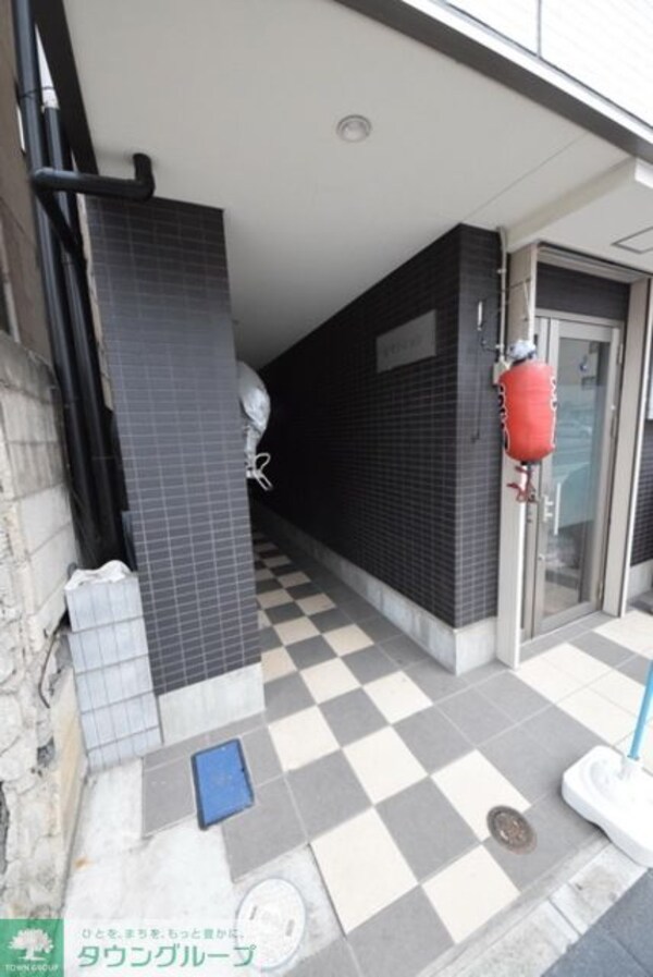 エントランス(お問合せはタウンハウジングまで！※現地待合わせ相談可能)