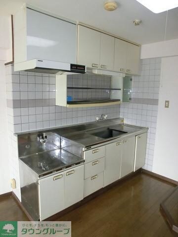 物件内観写真6　(広々としたキッチンです)