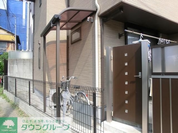共有部分(屋根つきの駐輪スペース)