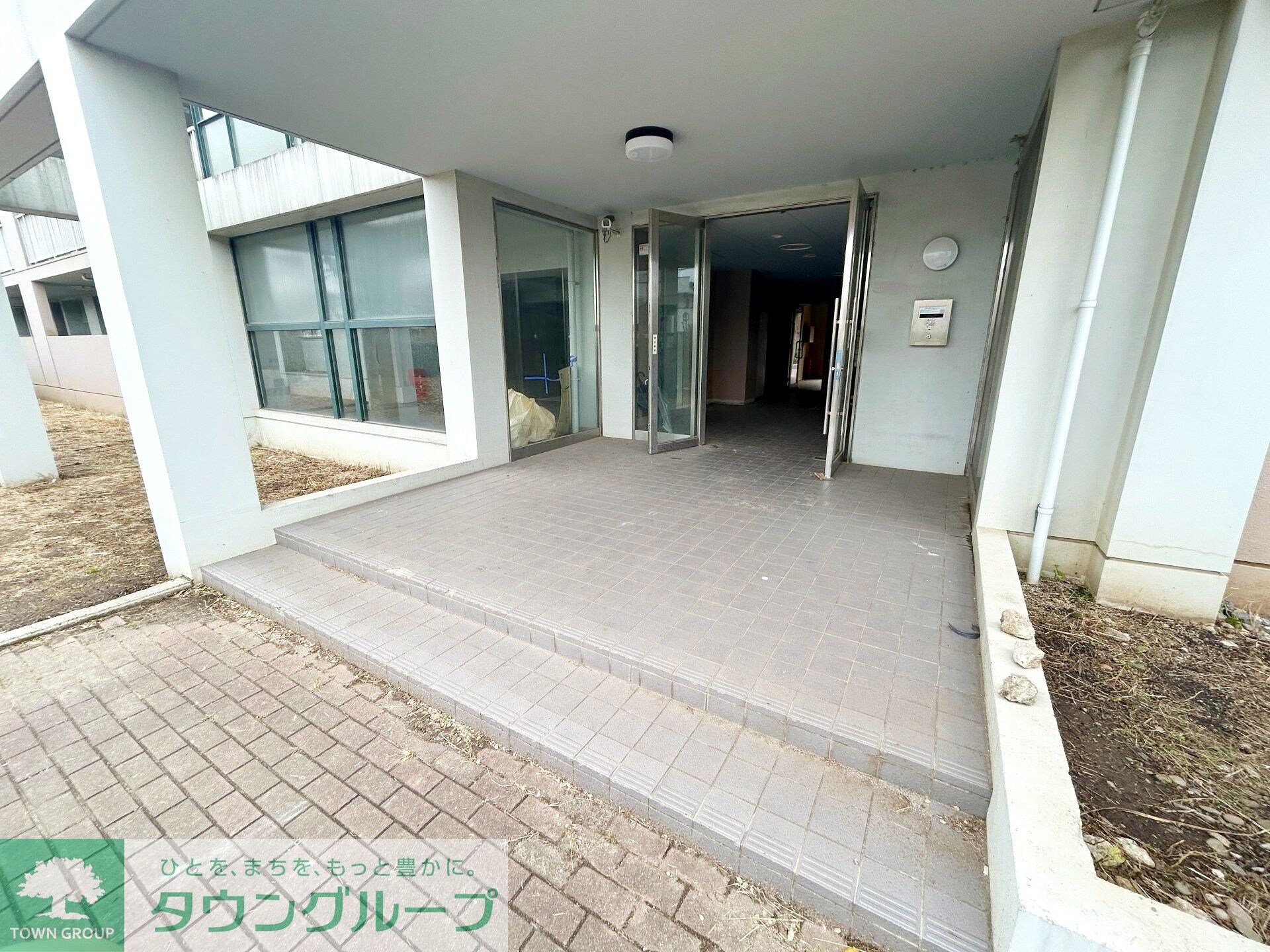 物件内観写真14　(エントランス)