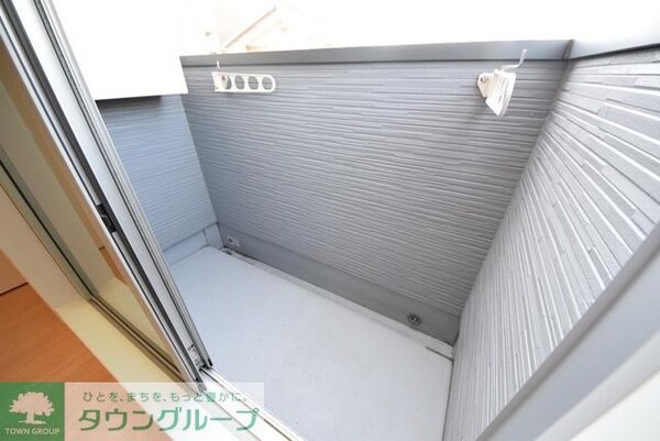 バルコニー(日当たりの良いバルコニー)