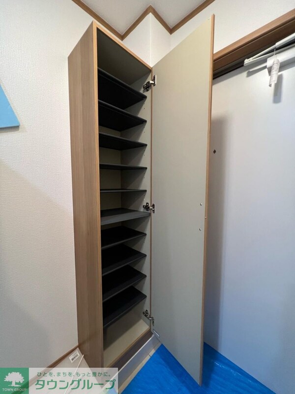 玄関(お問合せはタウンハウジングまで！※現地待合わせ相談可能)