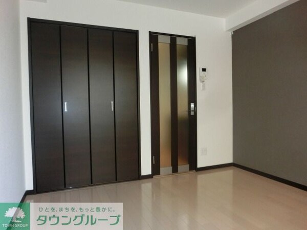 リビング・居室(オシャレなアクセントクロスのお部屋です)