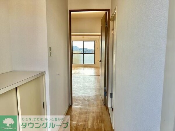 玄関(同間取り別部屋の写真です)