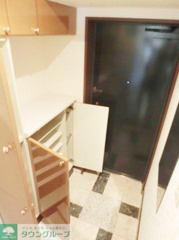 玄関(収納たっぷりシューズボックス)