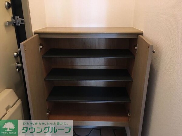 玄関(お問合せはタウンハウジングまで！※現地待合わせ相談可能)