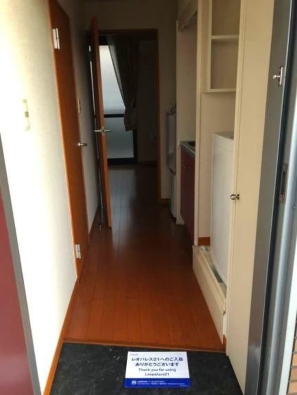 玄関(お部屋探しはタウンハウジング蘇我店にお任せ下さい♪)