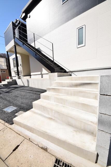 エントランス(お問合せはタウンハウジングまで！※現地待合わせ相談可能)